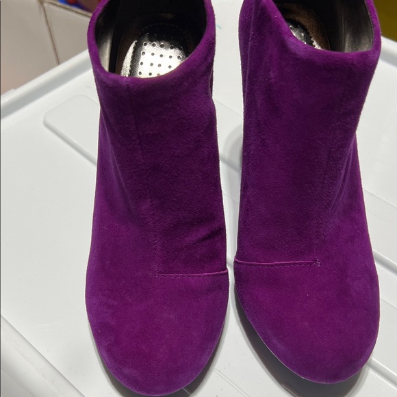 Reaction Kenneth Cole Vibrant Purple Heeled Boots - Picture 14 of 14